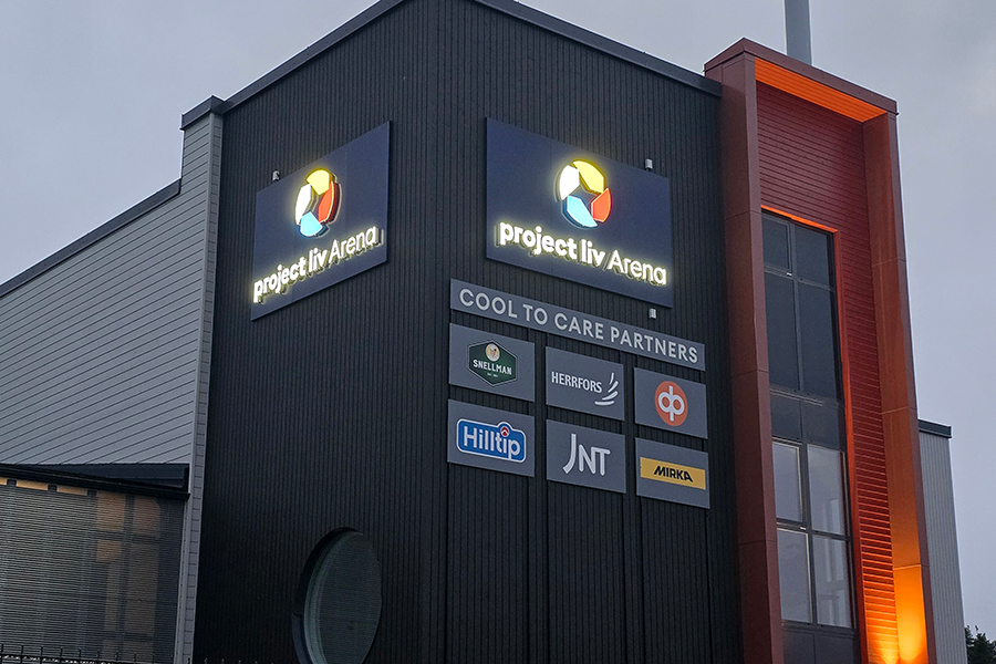 Valaistut 3D akryylikirjaimet Projekt Liv Arena